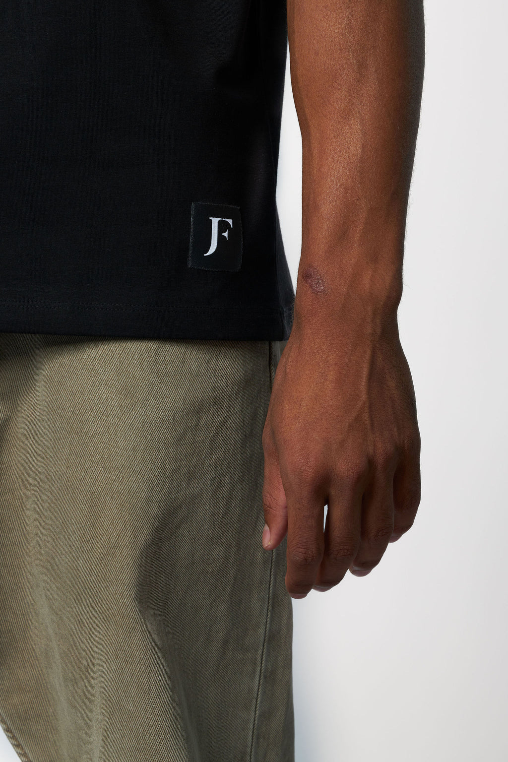 JF - Forget the Past Klok T-shirt Unisex