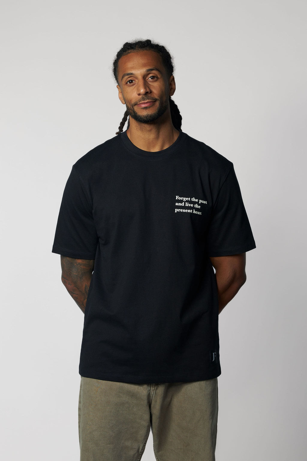 JF - Forget the Past Klok T-shirt Unisex